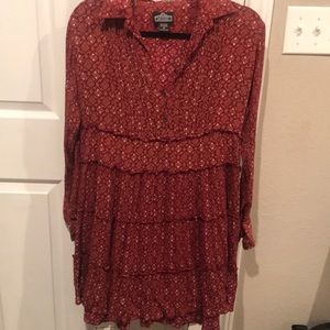 Medium dress, pretty pattern. No stains